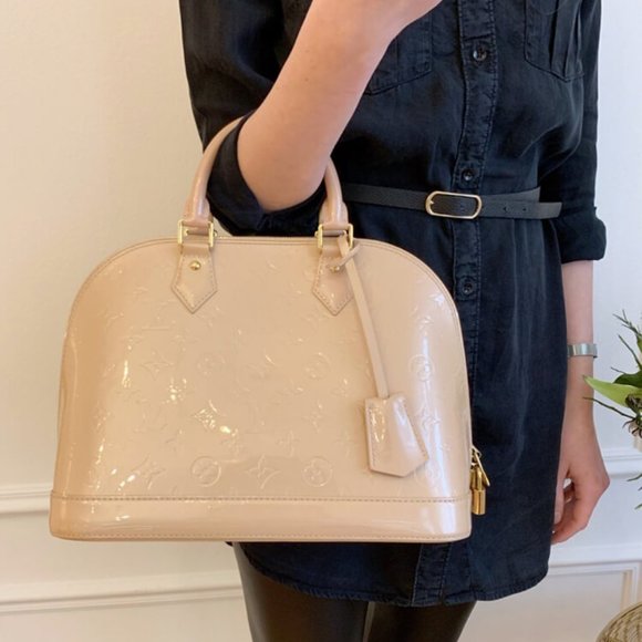 Louis Vuitton Hand Bag Alma Beiges Vernis
